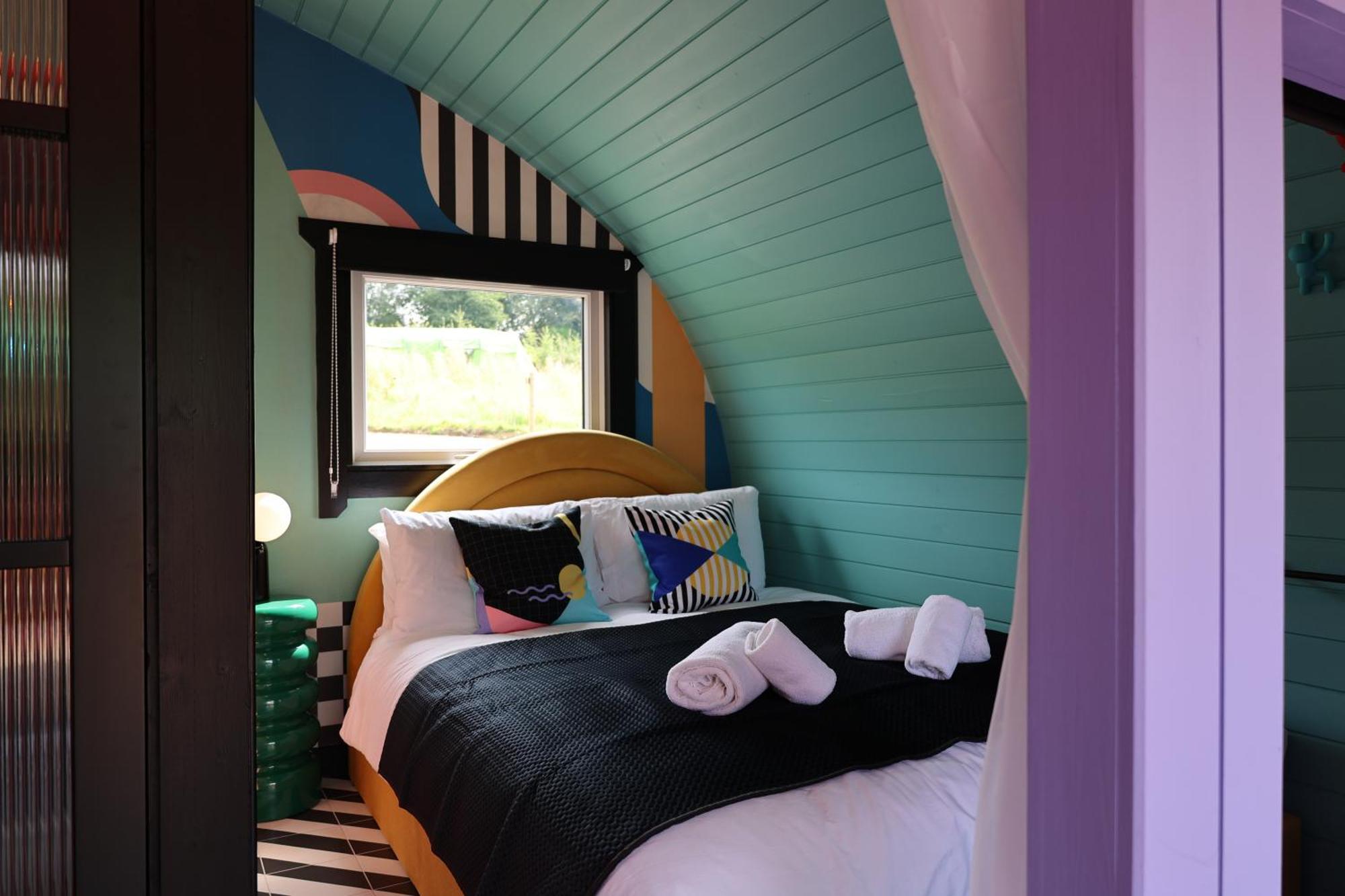 Апартаменты Ammonite Glamping Pod & Hot Tub Hungerton Экстерьер фото